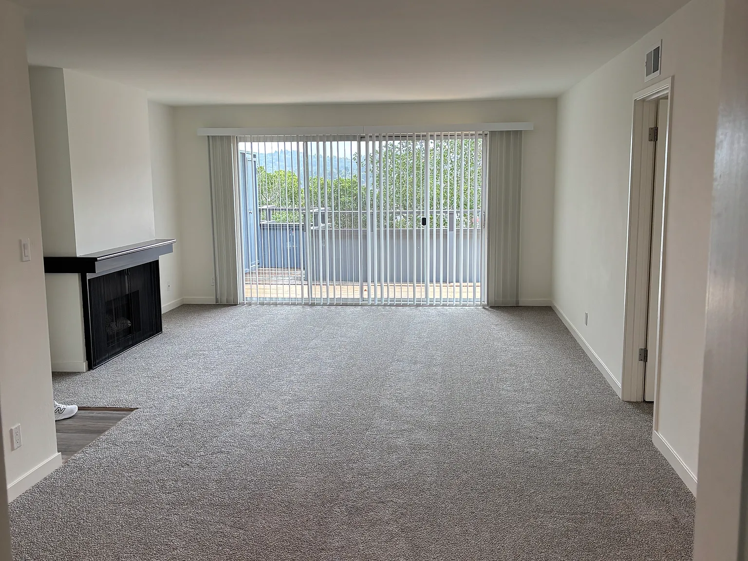 2 bed, 1.5 bath, $3,015 — Photo 2
