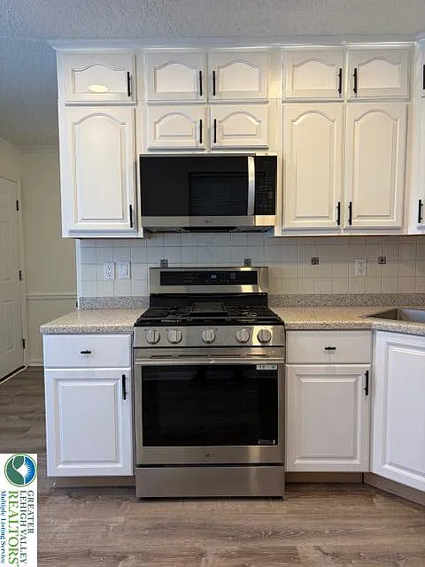 2 bed, 2.5 bath, 1680 sqft, $2,500 — Photo 3