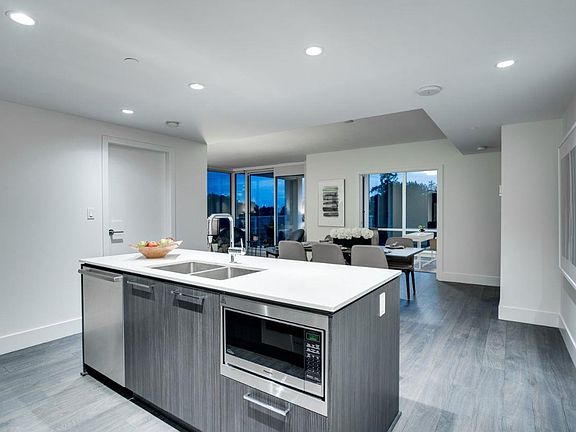 5th image of 680 Seylynn Cres #806