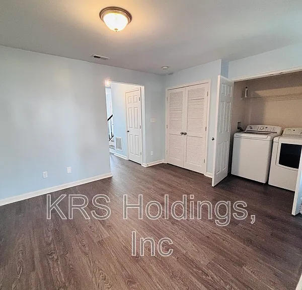 7032 Wytheville Cir — Photo 9
