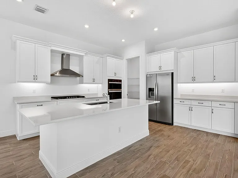 7932 SW Ann St — Photo 3
