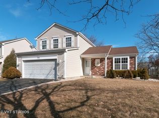 755 Berkshire Ln, Carol Stream, IL 60188