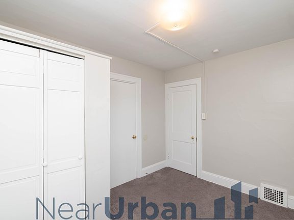 3rd image of 196 Henry St Unit Up