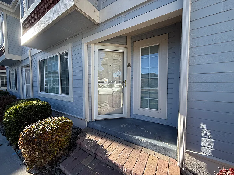 1420 Douglas Ave #8 — Photo 3