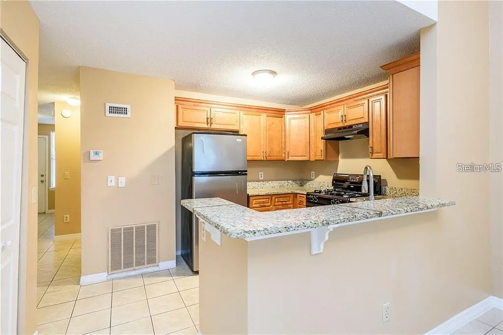 3 bed, 2.0 bath, 1400 sqft, $1,850 — Photo 4