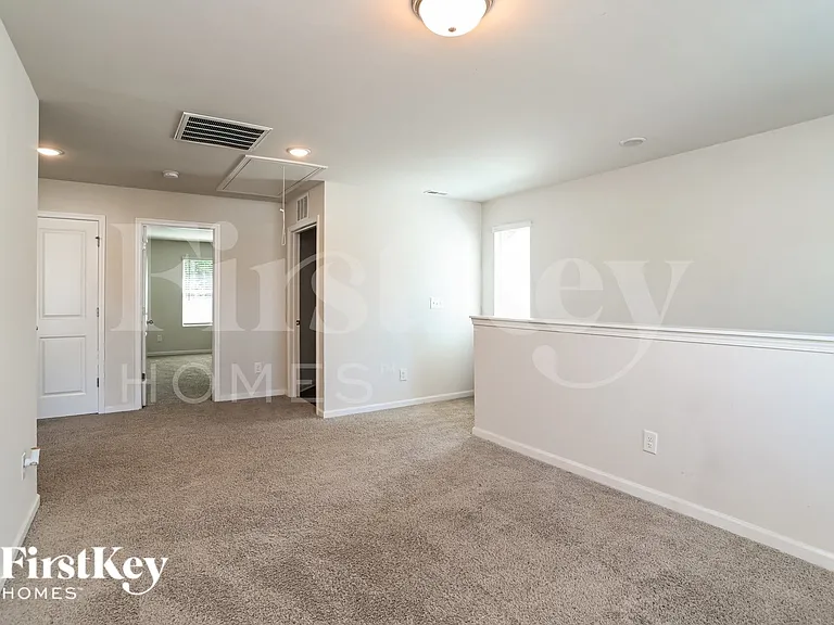 9616 Hamel St — Photo 8