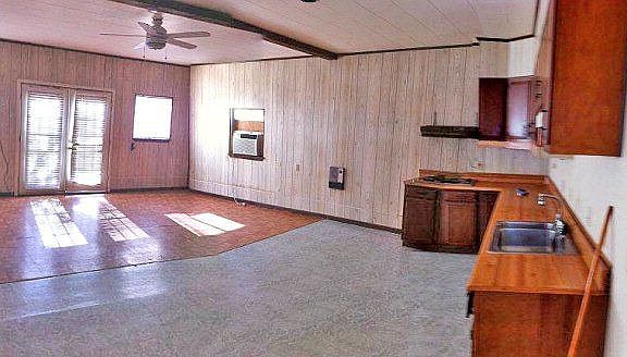 3rd image of 917 N Yturria St