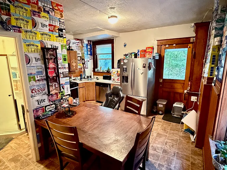 2346 Stratford Ave — Photo 3