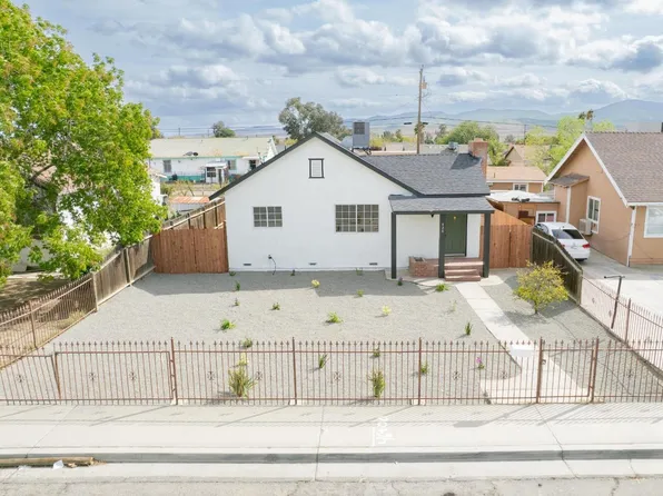 420 E Merced St, Avenal, CA 93204