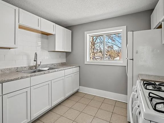 5th image of 2943 Morgan Ave N #2