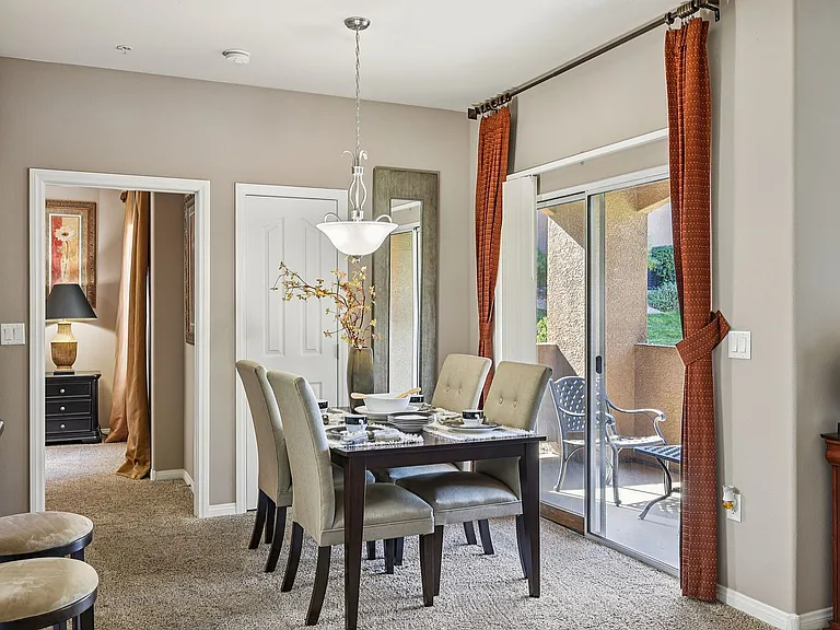 D2x2 Dining Area