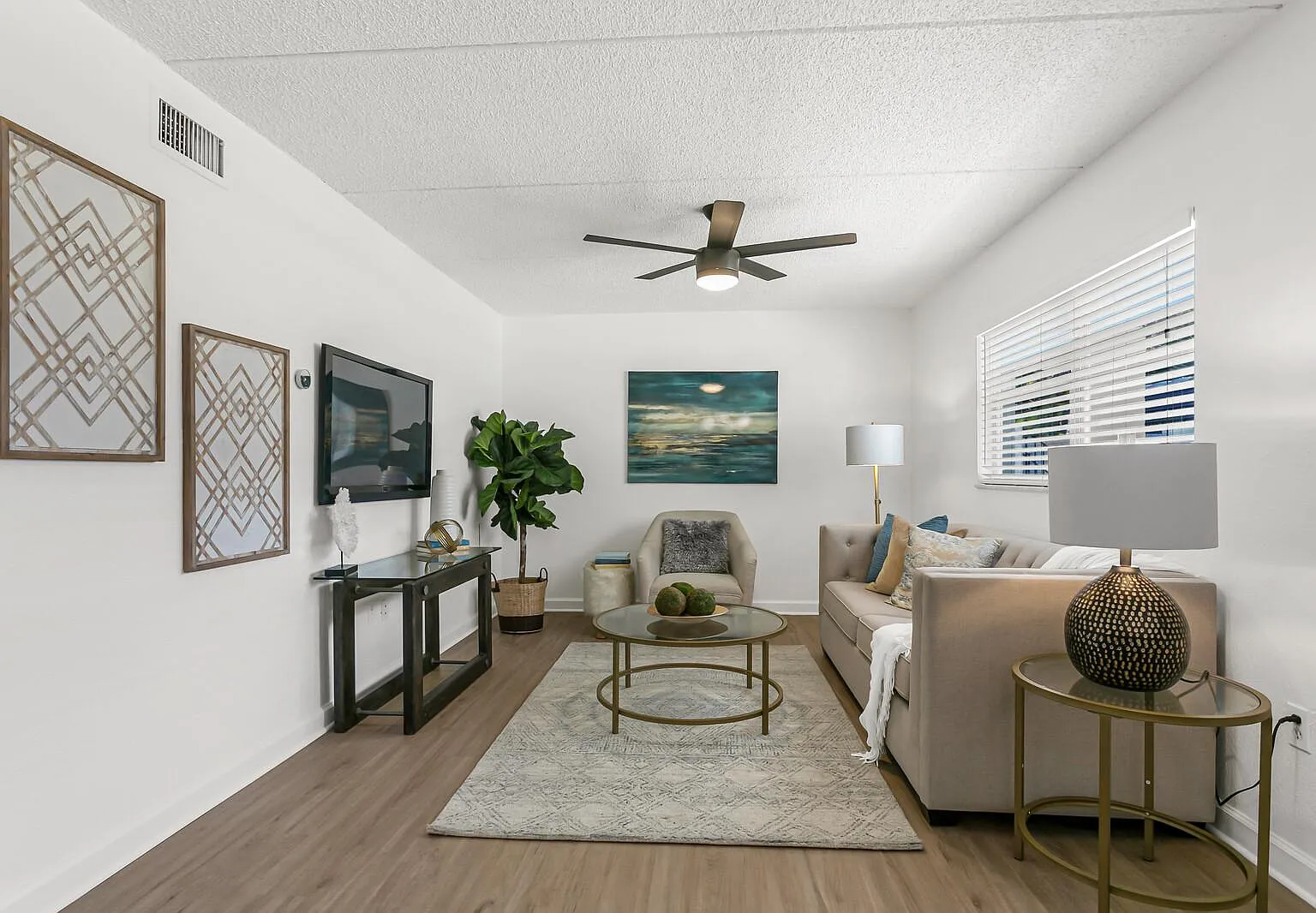 Soho Apartments — Photo 3