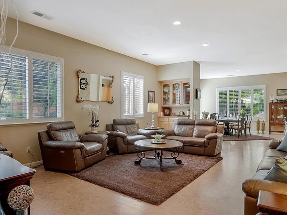 GRAND living room perfect for entertaining!