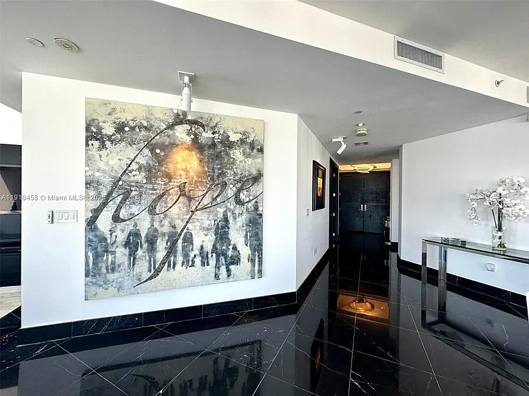 1425 Brickell Ave #42E — Photo 8