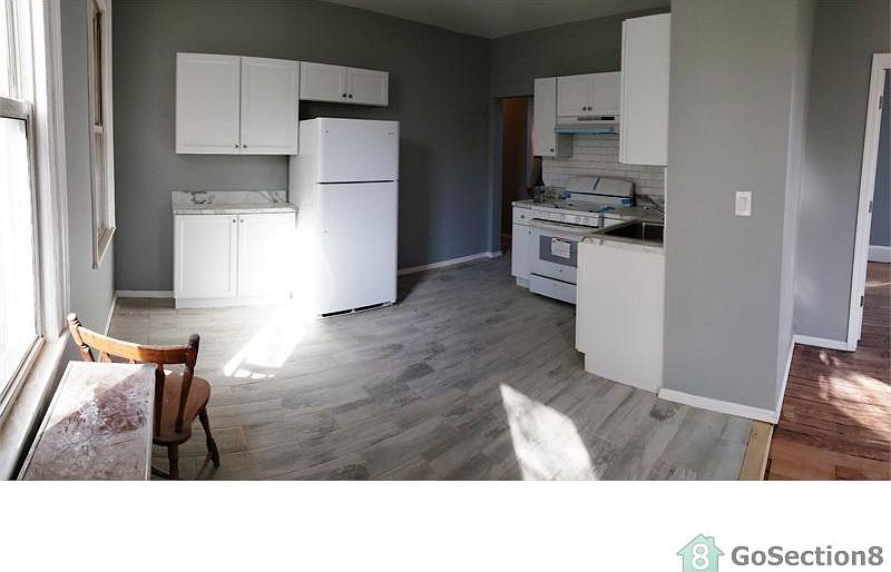 1st image of 56 Laurel Ave #2