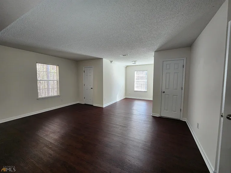 7130 Cavender Dr S — Photo 9