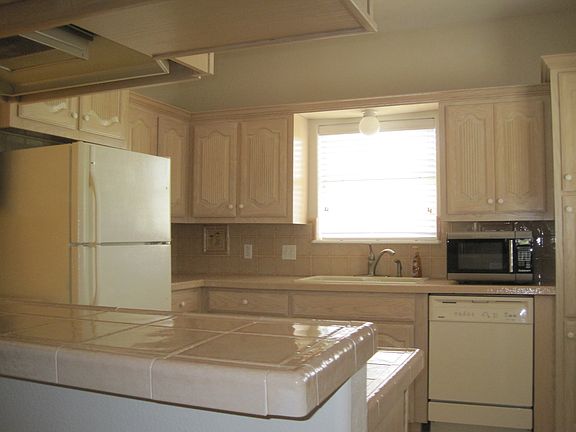 4th image of 1416 El Paseo Dr
