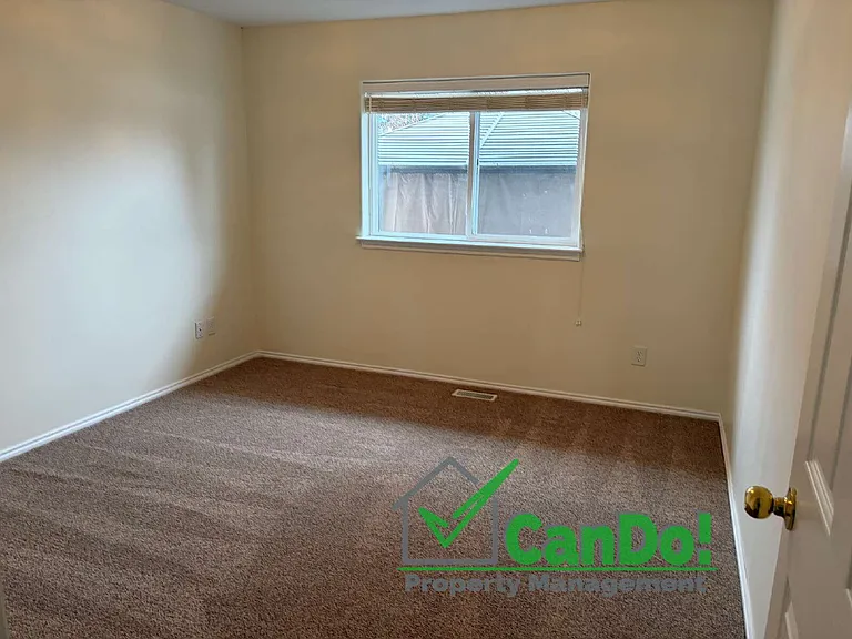 2828 Linda St — Photo 11