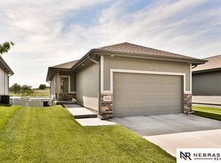 7114 N 154th St, Bennington, NE 68007