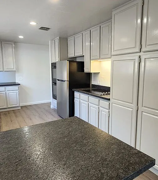 664 I Ave — Photo 12