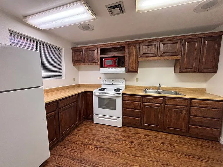 145 E 500 S — Photo 16