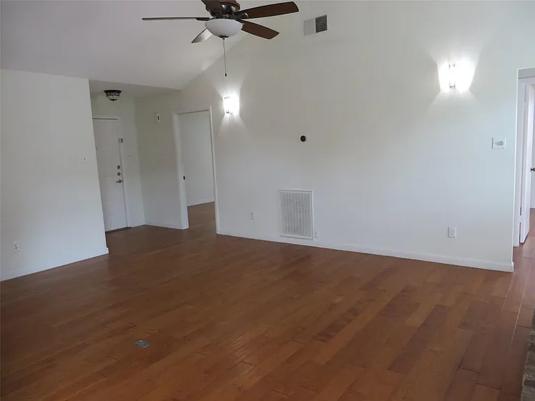 2815 Old Fort Rd — Photo 3