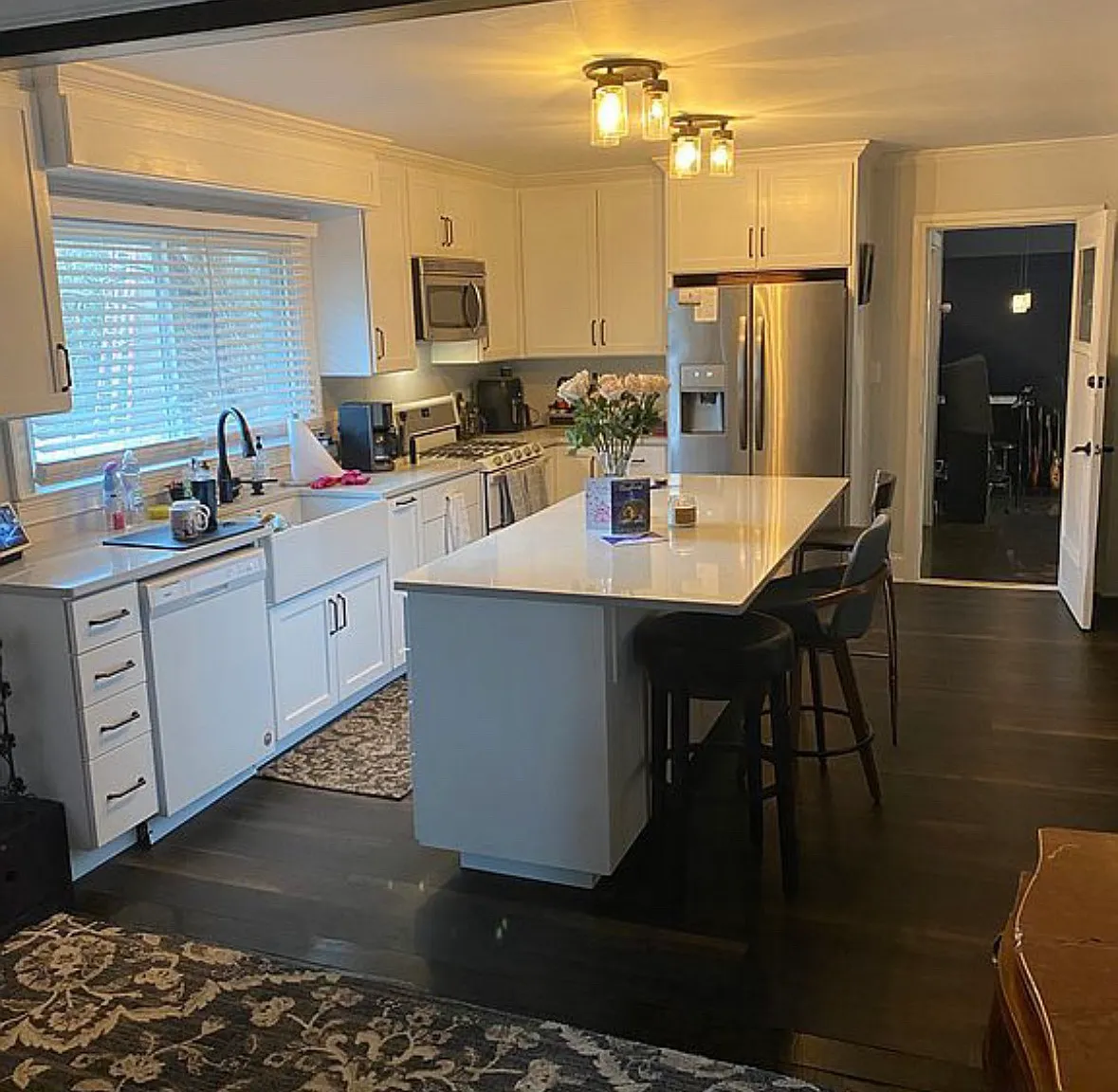 3 bed, 2660 sqft, $3,290 — Photo 2