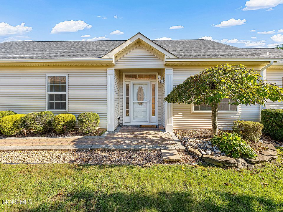 1st image of 32 Gabriella Circle