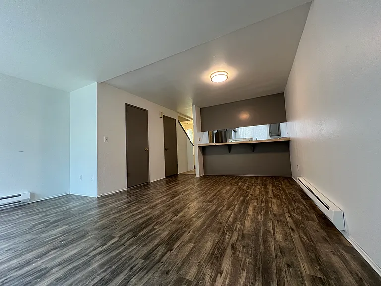 15719 Admiralty Way #B — Photo 8