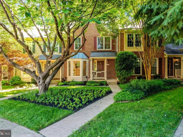 11702 Great Owl Cir, Reston, VA 20194