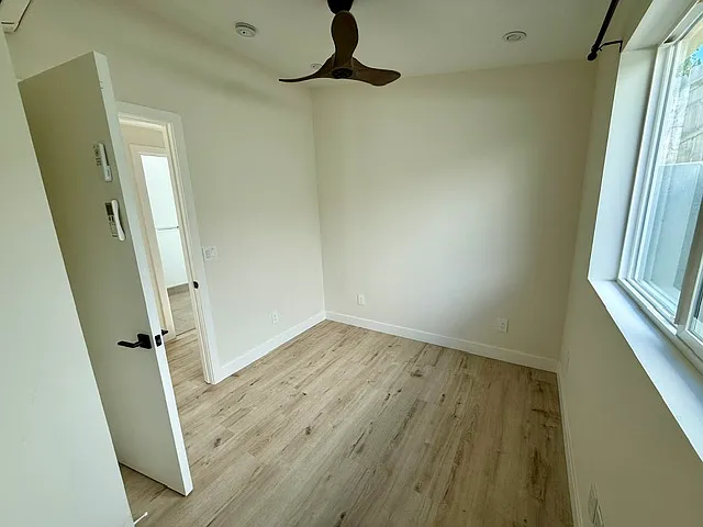 4867 Longford St — Photo 17