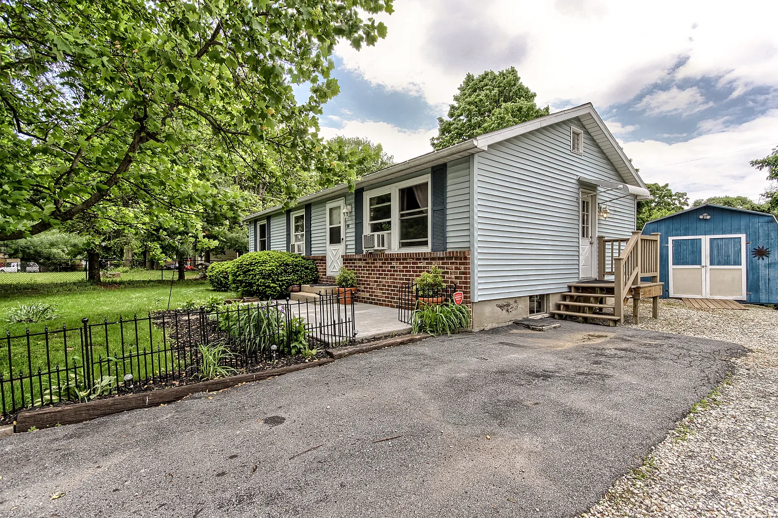 619 Woodland Ave photo 1