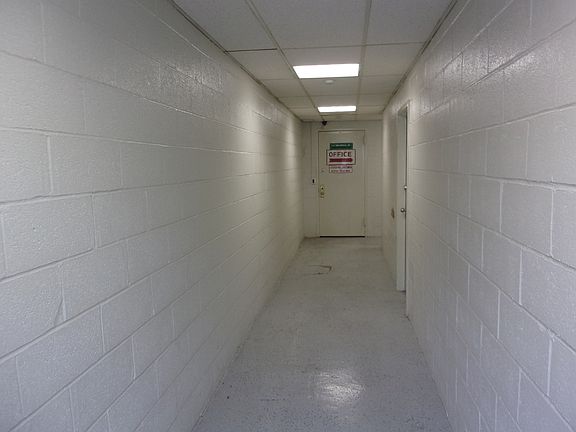 2nd image of 1871 41st St