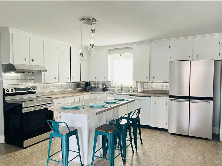 6 Sheltra Ave — Photo 6