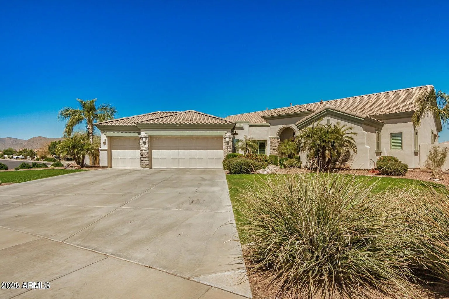 5 bed, 4.0 bath, 3613 sqft, $6,000 — Photo 1