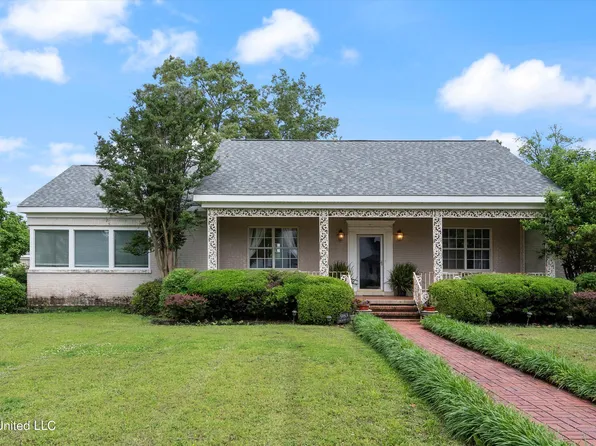 983 Hickory Ln, Tunica, MS 38676