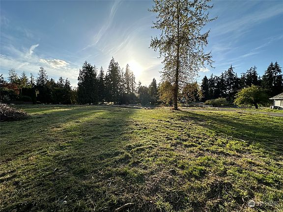 4th image of 3319 114th Avenue E