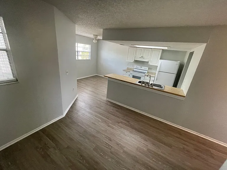 6721 Congress St — Photo 7