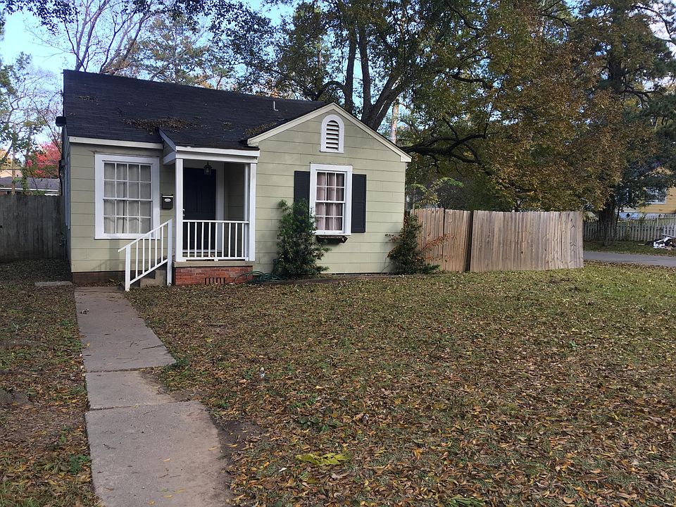 1st image of 702 Boulevard St