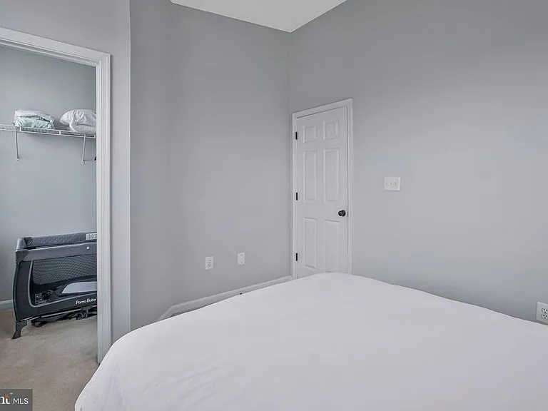 122 Lloyd St #211 — Photo 28