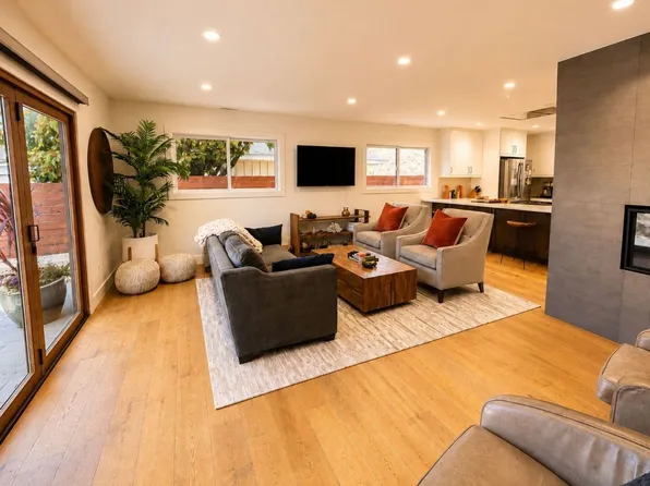 5 Enterprise Dr, Corte Madera, CA 94925