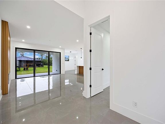 5th image of 3809 Sunset RD