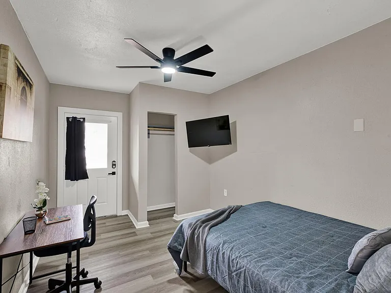 Schevers St — Photo 2
