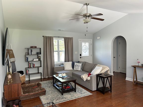 2nd image of 401 Blue Pennant Ct
