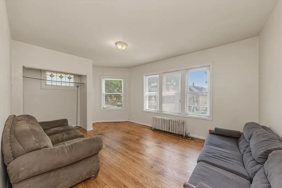 2 bed, 1.0 bath, $1,500 — Photo 1