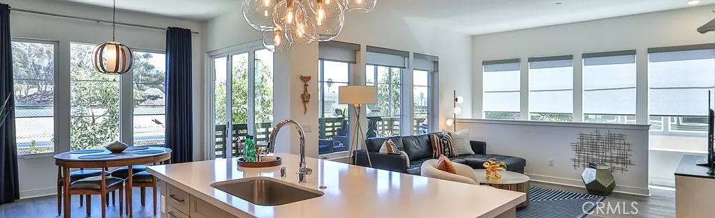 2 bed, 2.0 bath, 1469 sqft, $6,000 — Photo 2