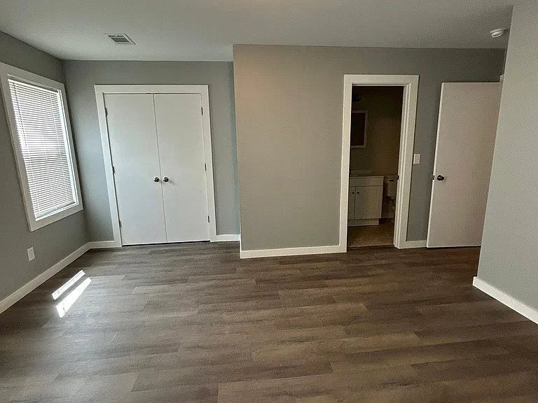 1946 Williams Dr — Photo 6