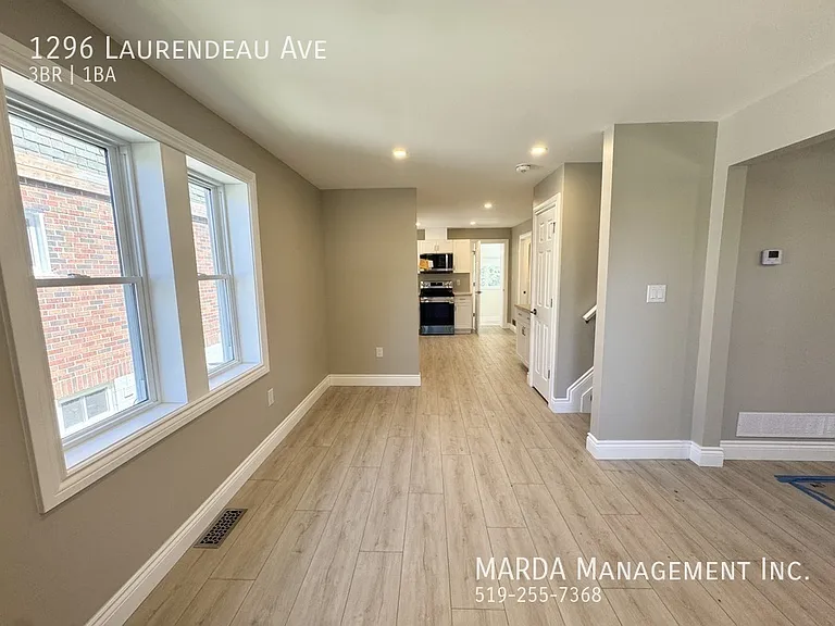 1296 Laurendeau Ave — Photo 6