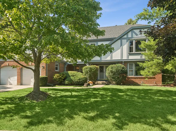 634 Raintree Rd, Buffalo Grove, IL 60089