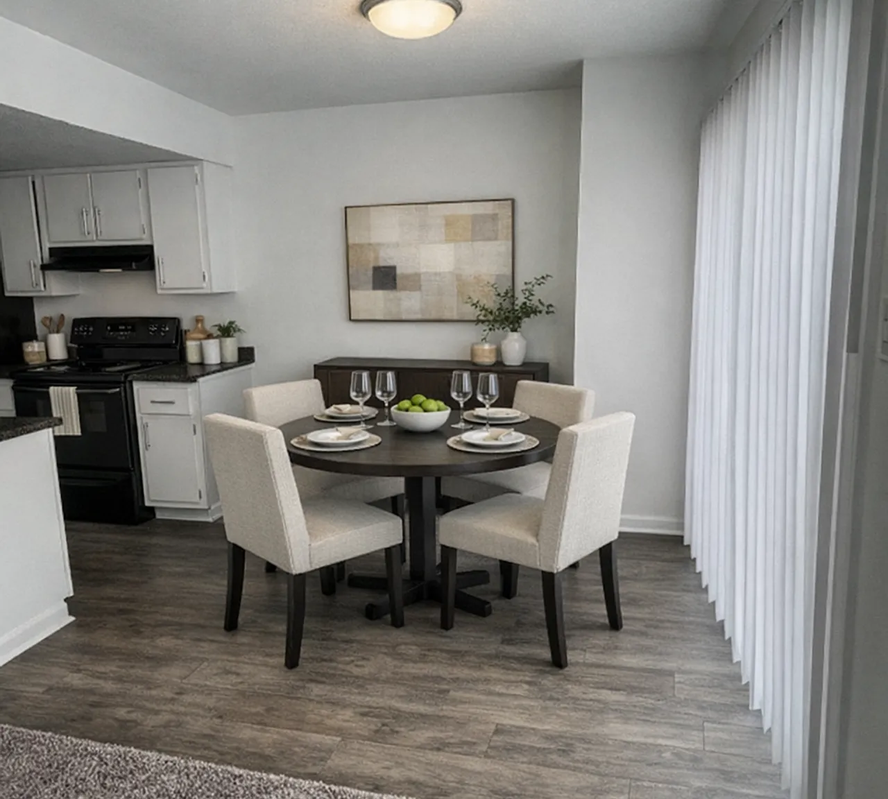 The Stratford Apartments — Photo 3